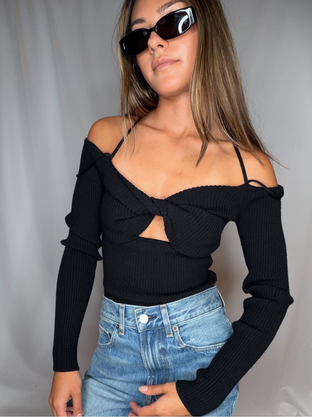 Astr Black Twist-Front Cold Shoulder Crop Top